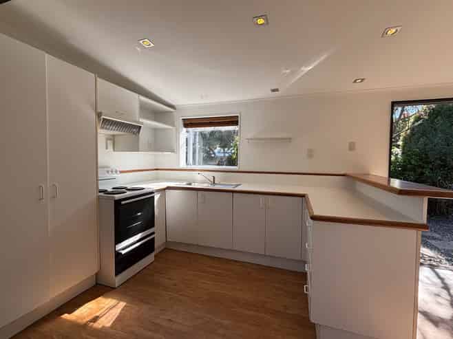 27 Grassmere St, Papanui