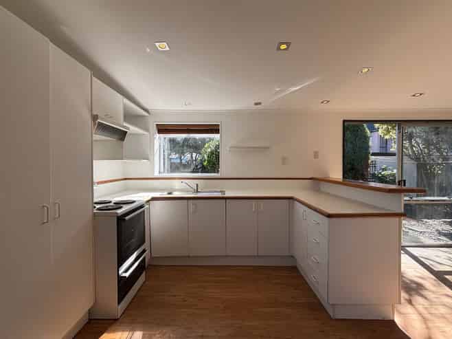 27 Grassmere St, Papanui