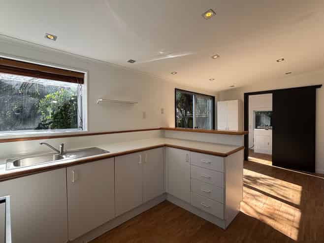 27 Grassmere St, Papanui