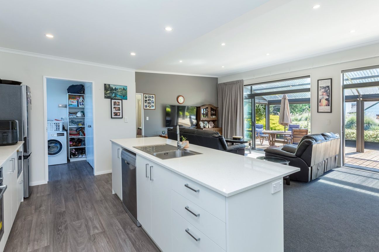 Lush surrounds with low maintenance living - Ansicht 5