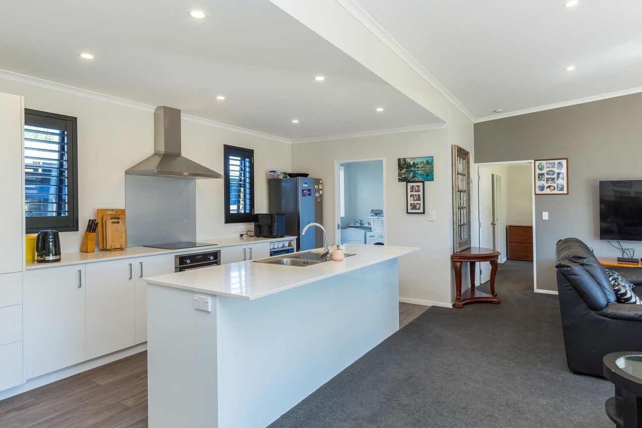 Lush surrounds with low maintenance living - Ansicht 6