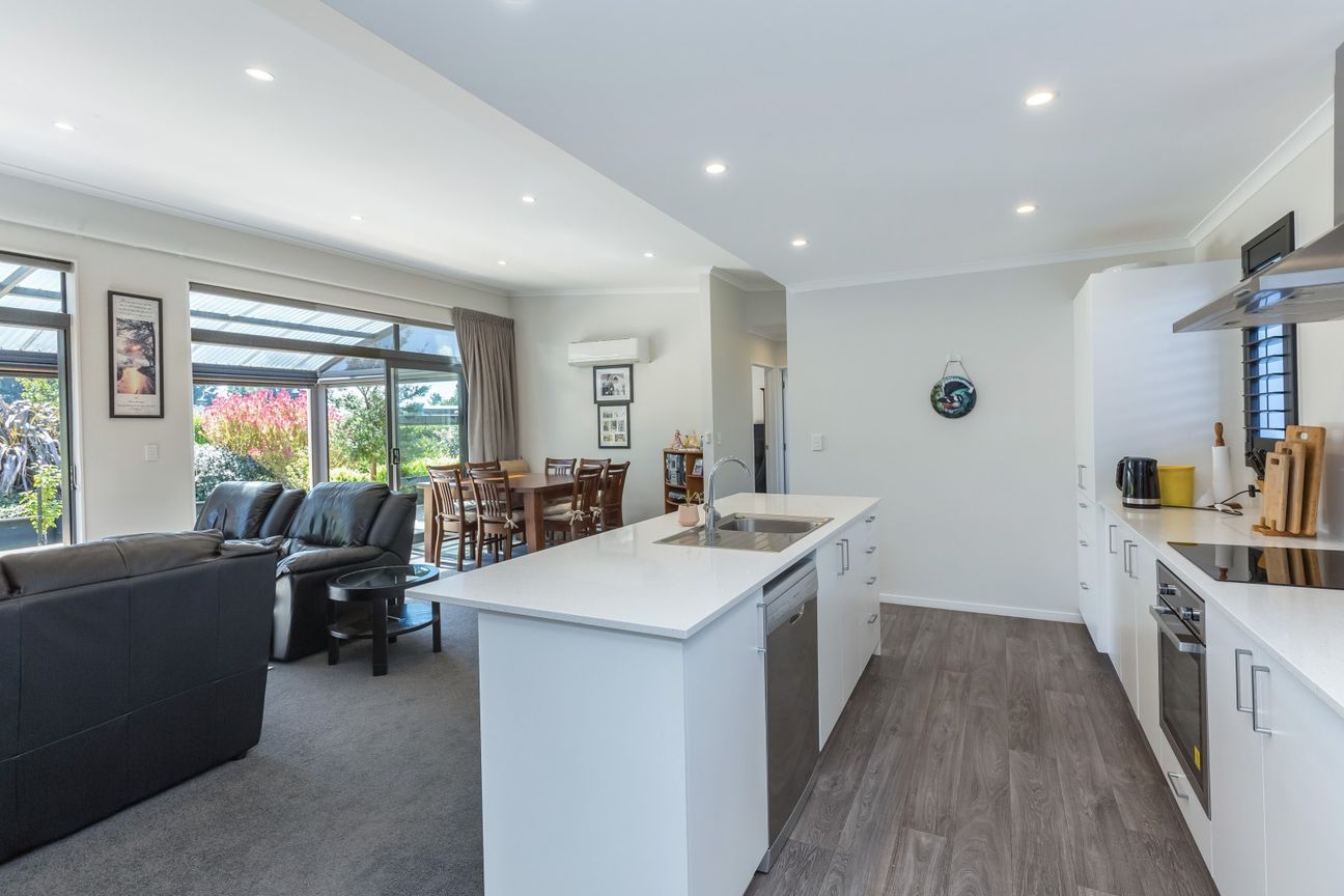 Lush surrounds with low maintenance living - Ansicht 4