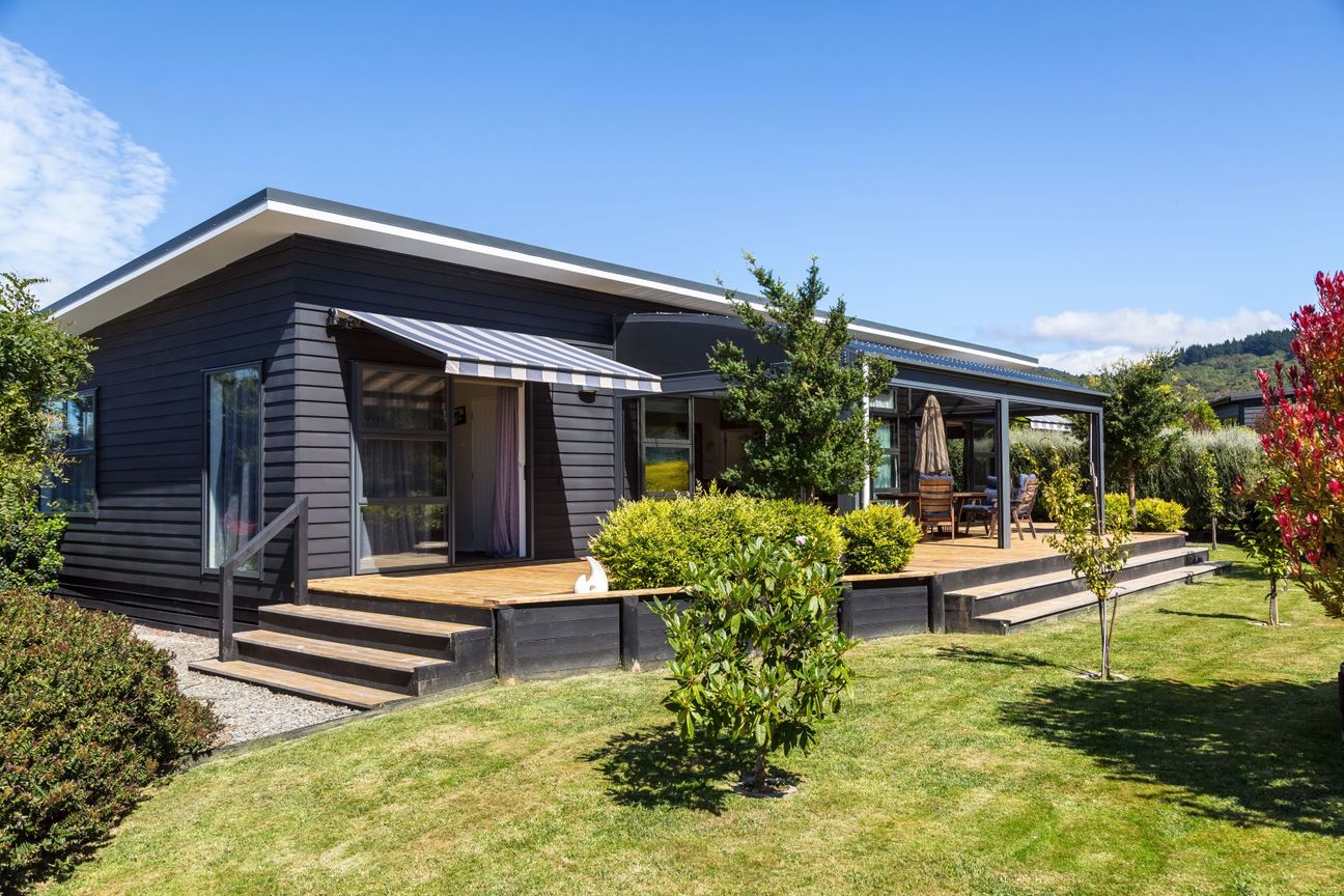 Lush surrounds with low maintenance living - Ansicht 2