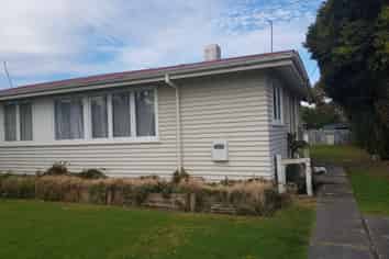 62 Daphne  Street, Kaiti