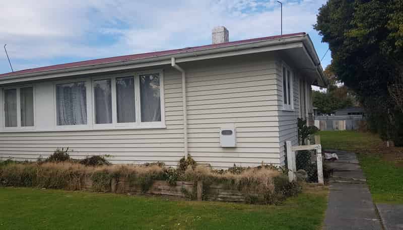 62 Daphne  Street, Kaiti