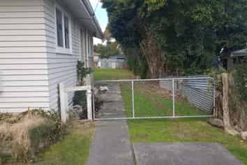 62 Daphne  Street, Kaiti