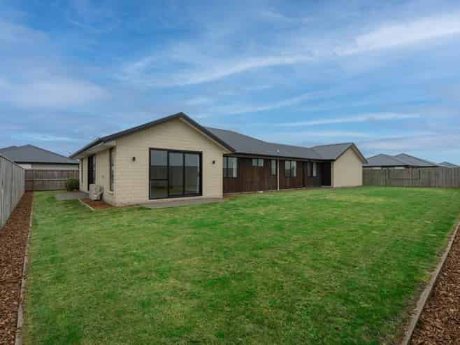 57 Northmoor Boulevard, Rolleston