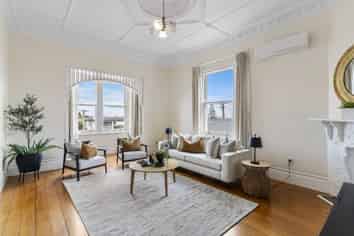 5 Mariposa Crescent, Birkenhead