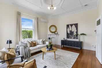 5 Mariposa Crescent, Birkenhead