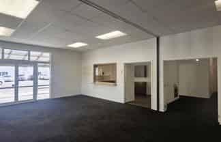 580sqm + ample parking - perfect for your business