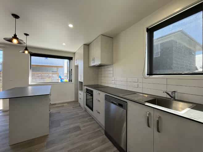 B/148 Lemon Street, Strandon