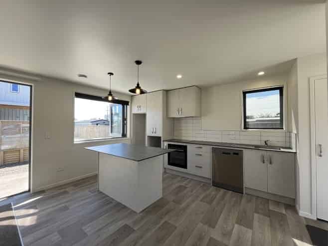 B/148 Lemon Street, Strandon