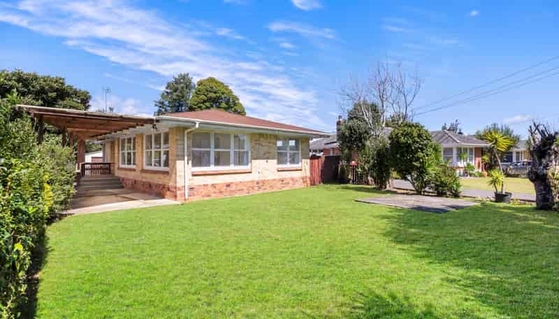 25 Myers Road, Manurewa East