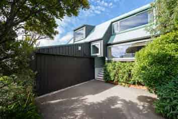 5 Indira Place, Khandallah