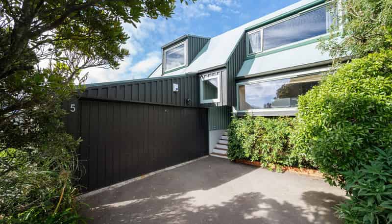 5 Indira Place, Khandallah