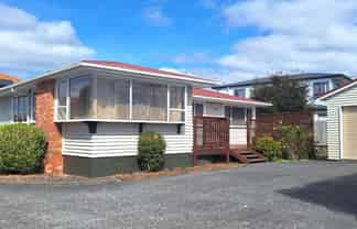 62 Waimumu Road, Massey