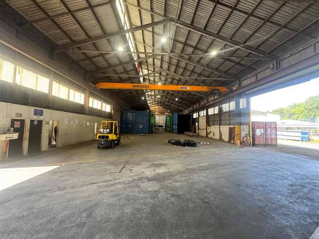 CBRE | Warehouse with Yard & Dual Gantry