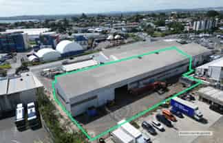 CBRE | Warehouse with Yard & Dual Gantry