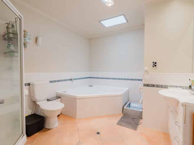 1211B Victoria Street, Whitiora