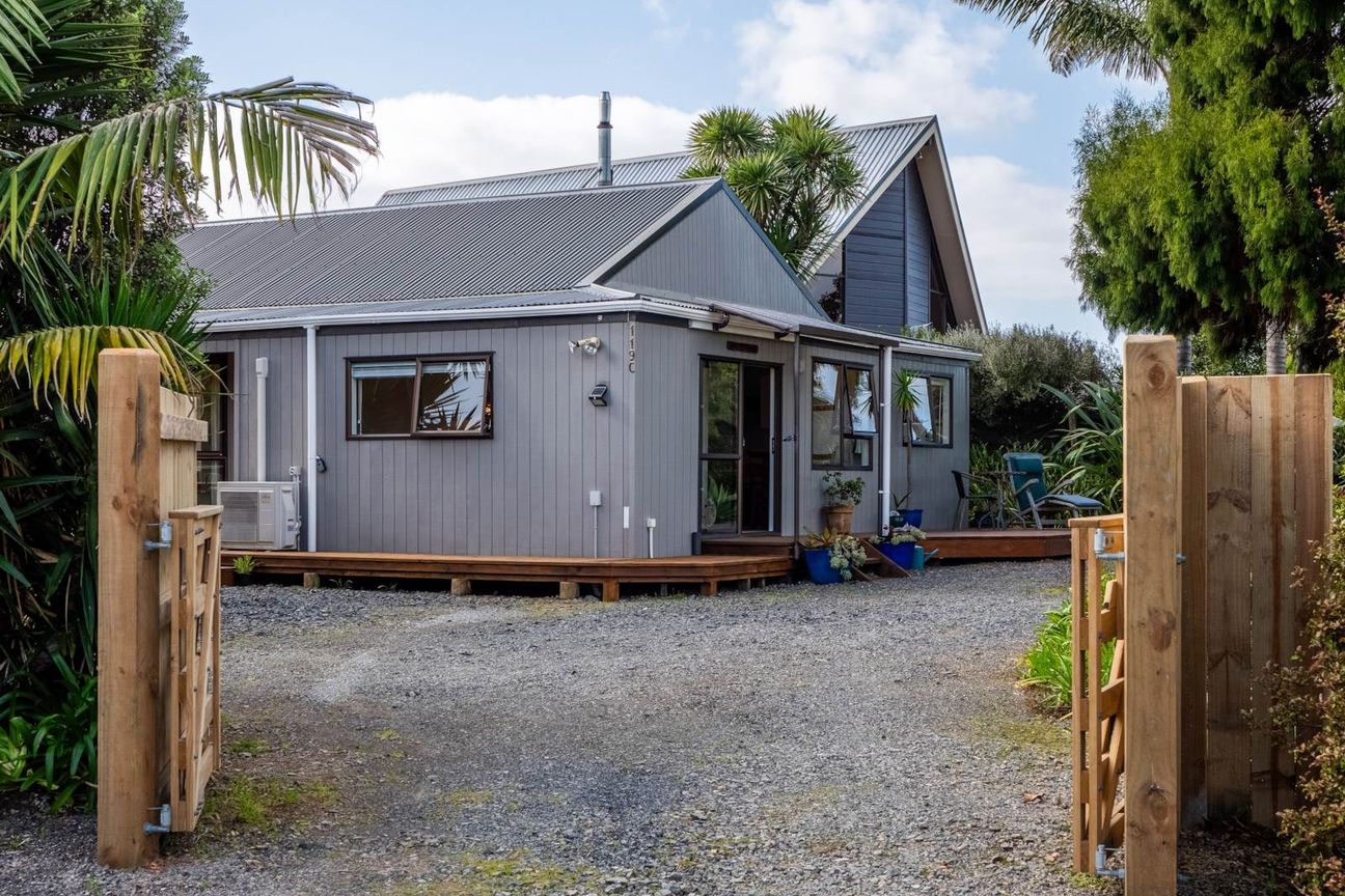Elevated Coastal Living at Skudders Beach - Bild 3