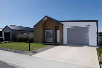 8 Rotoiti Pl, Paraparaumu