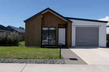 8 Rotoiti Pl, Paraparaumu