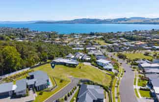 11 Azalea Lane, Waipahihi