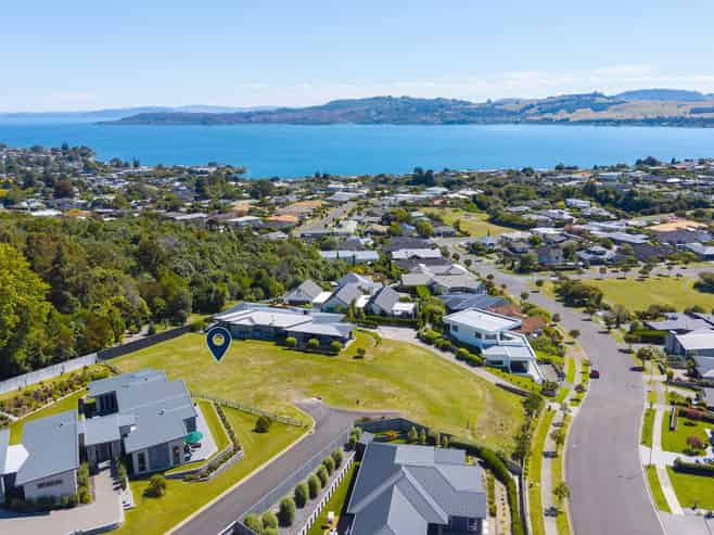 11 Azalea Lane, Waipahihi