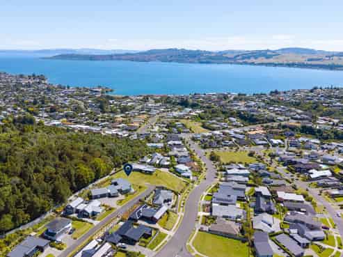 11 Azalea Lane, Waipahihi