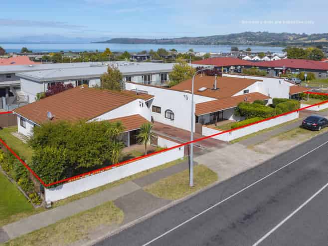 Units 1-4, 121 Te Heuheu Street, Taupo