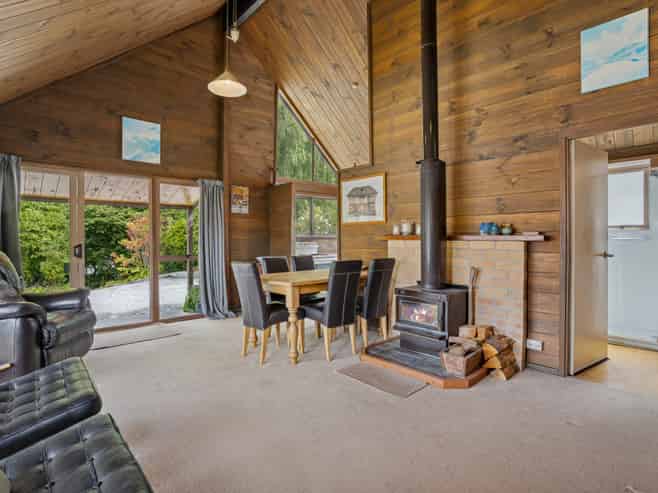 230 Fernhill Road, Sunshine Bay