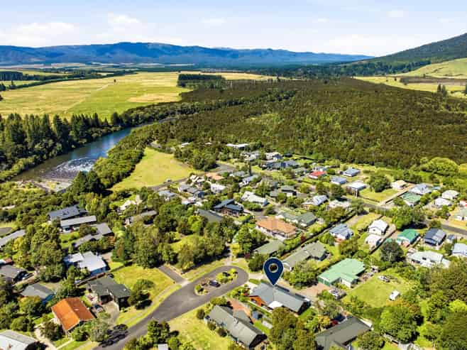 38 Kokopu Street, Turangi