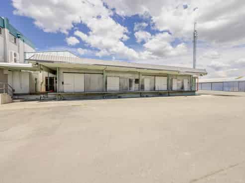 Workshop with amenities
