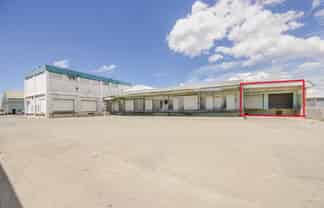 Workshop with amenities