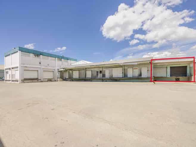 Workshop with amenities