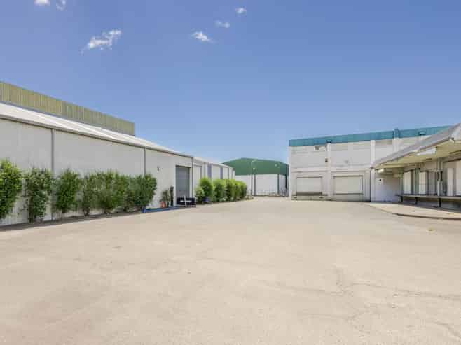 Workshop with amenities