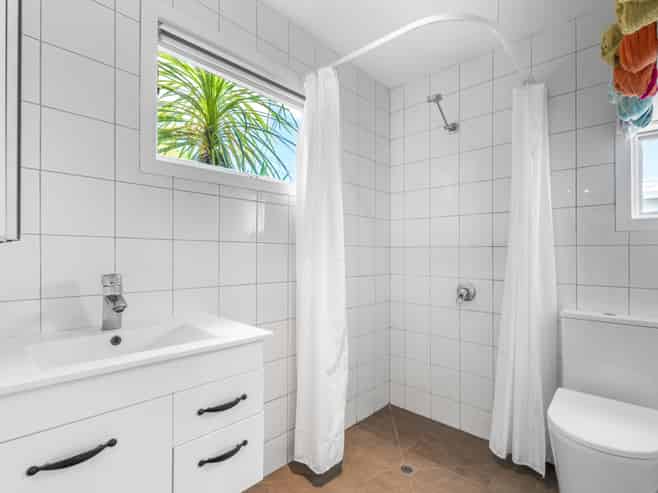 40 Whakarite Road, Ostend