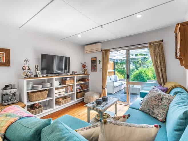 40 Whakarite Road, Ostend