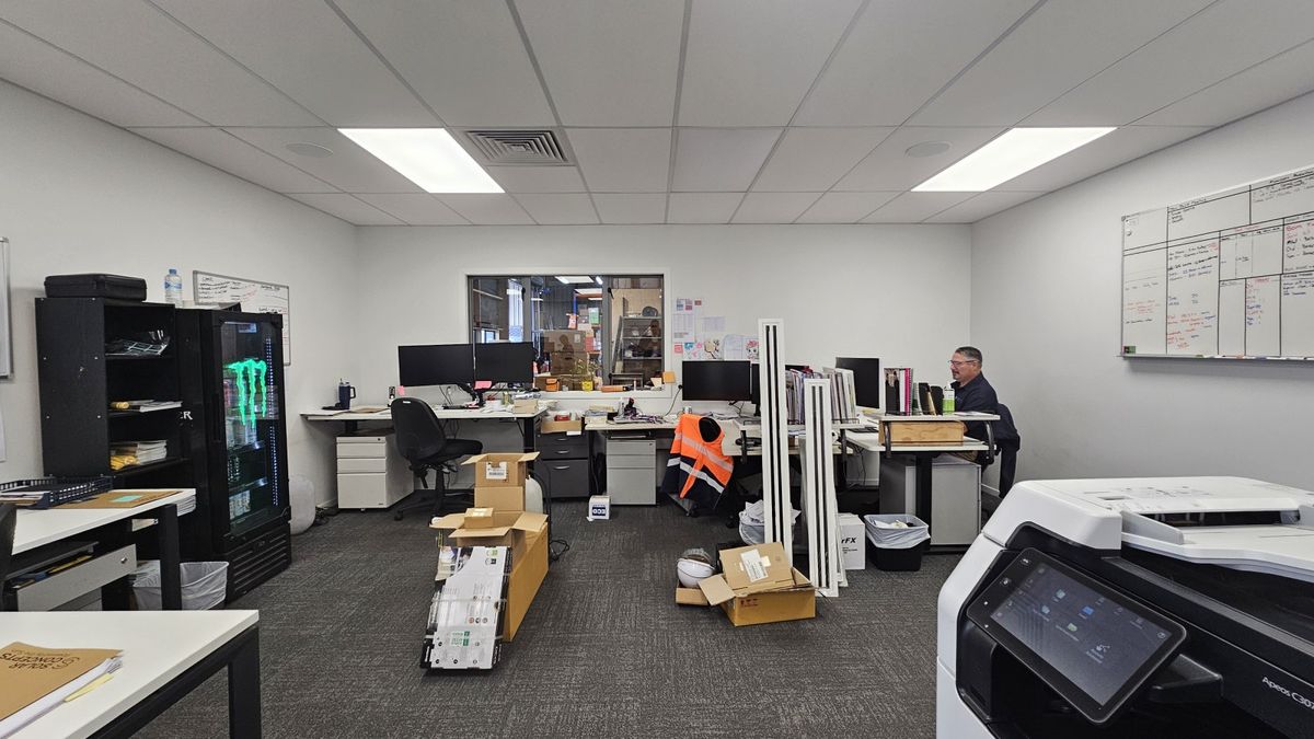 Flexible commercial space on King Street North - Mehr