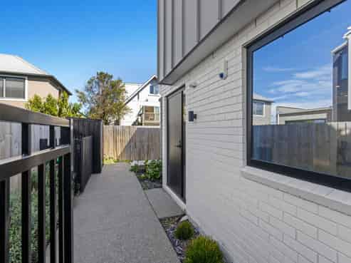 5/312 Worcester Street, Linwood