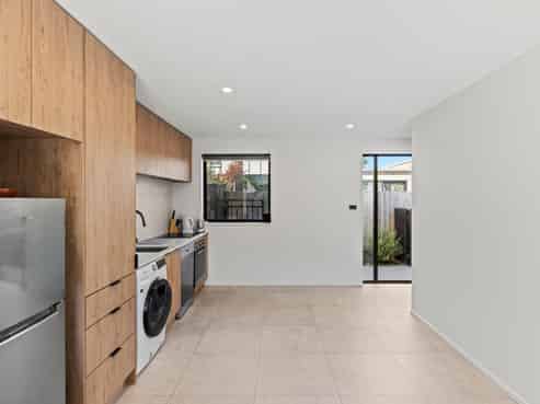 5/312 Worcester Street, Linwood