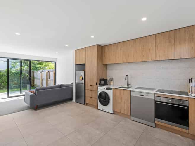 5/312 Worcester Street, Linwood