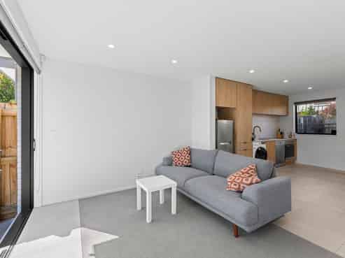 5/312 Worcester Street, Linwood