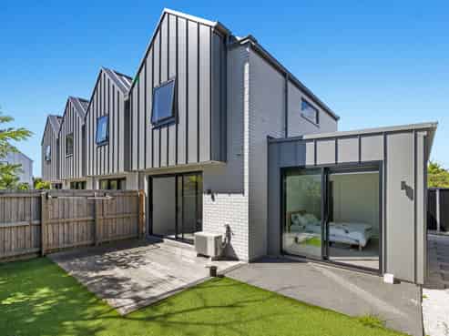 5/312 Worcester Street, Linwood