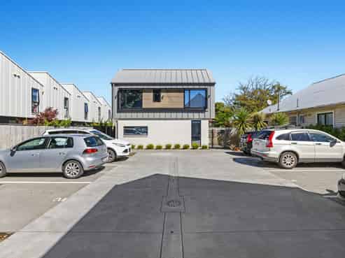 5/312 Worcester Street, Linwood