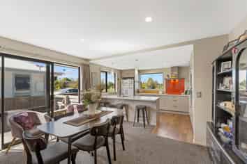 48 Reginald St, Burwood