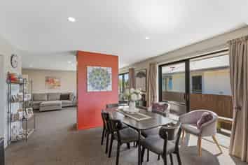 48 Reginald St, Burwood
