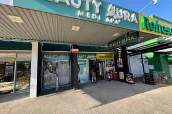 139 sq m Retail - St Lukes Mega Centre