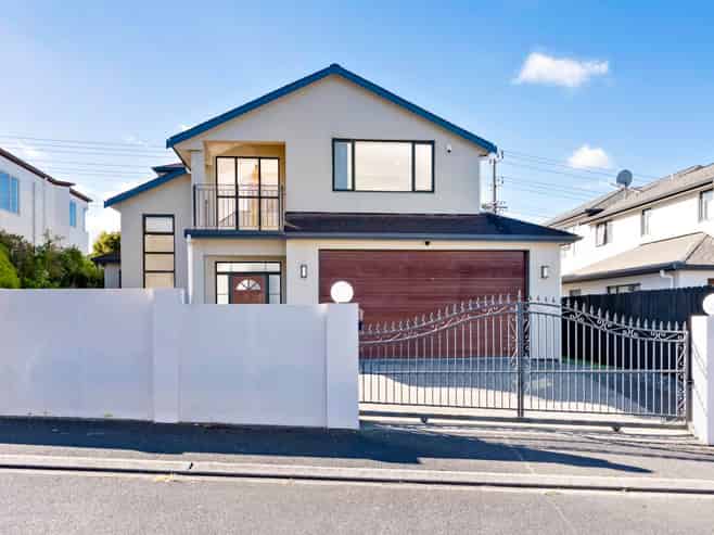 151c Hobsonville Road, West Harbour