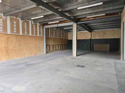 High-Visibility Showroom & Warehouse